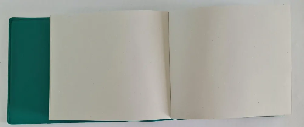 POZNÁMKOVÝ BLOK V PLASTOVOM OBALE